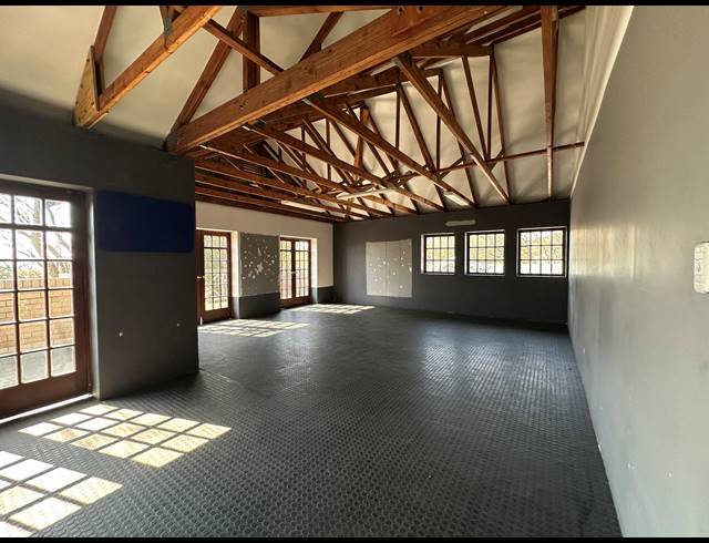 186M² OFFICE TO LET IN PARKMORE